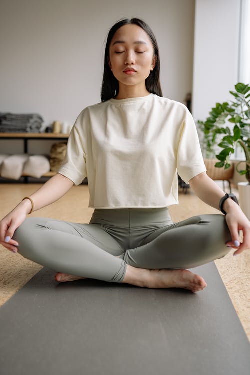 three girls meditating